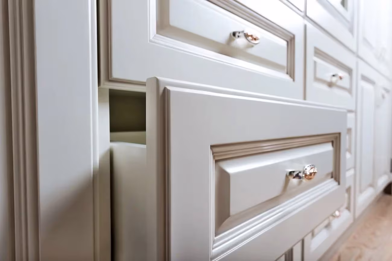 How to Fix Peeling Thermofoil Cabinets: A Complete Guide